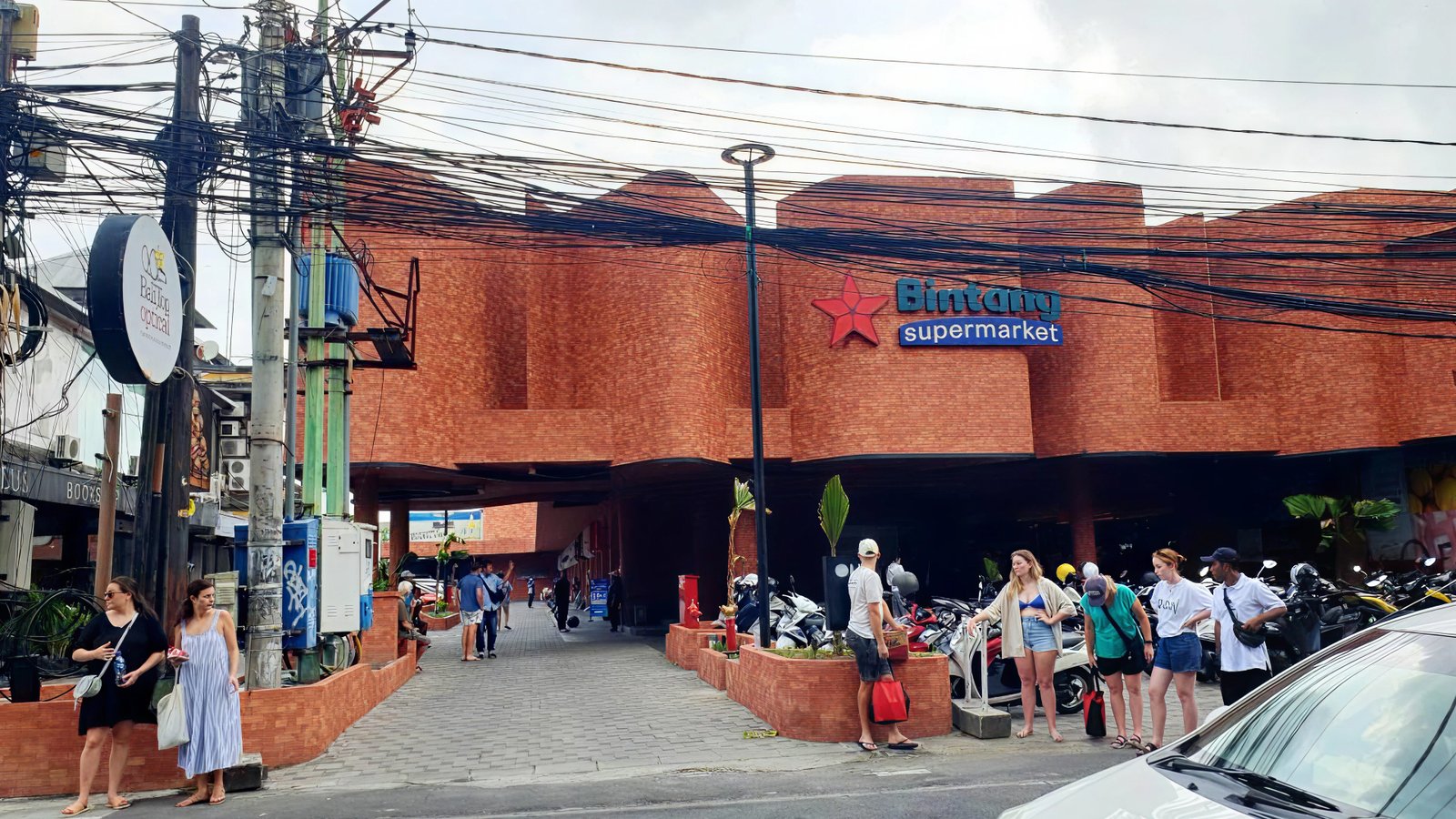 bintang supermarket seminyak 
